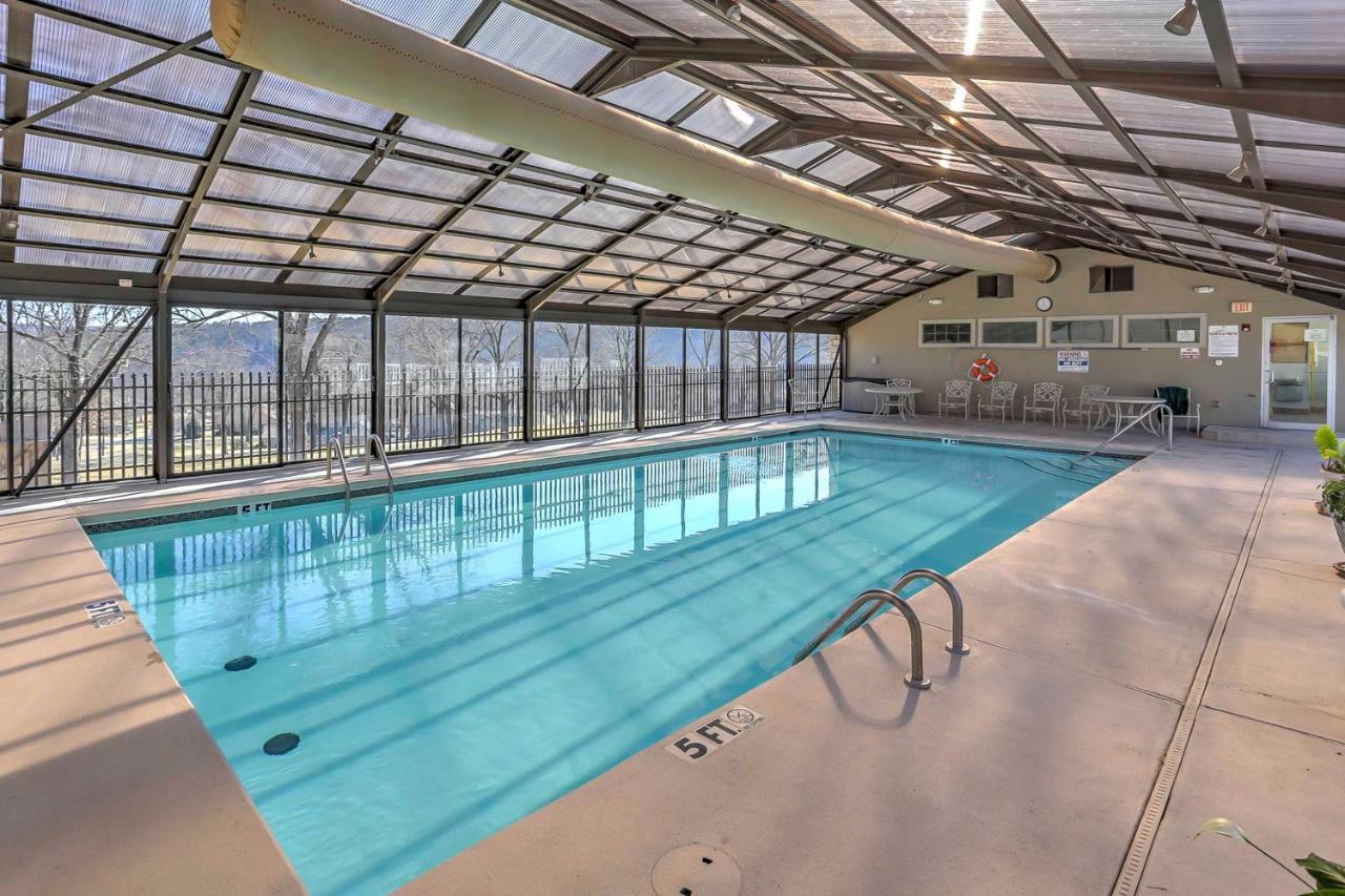 Branson Condo With Pool Access, Walk To Fishing エクステリア 写真