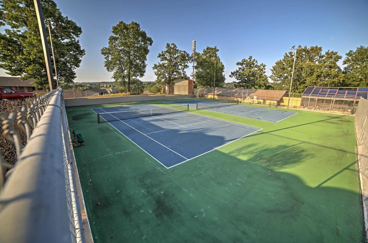 Branson Condo With Pool Access, Walk To Fishing エクステリア 写真